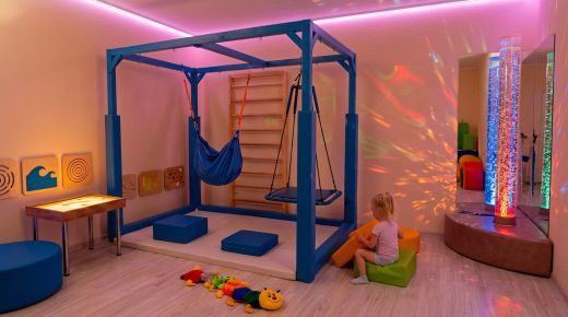 Снузелен (Snoezelen) — 35 м², световая комната
